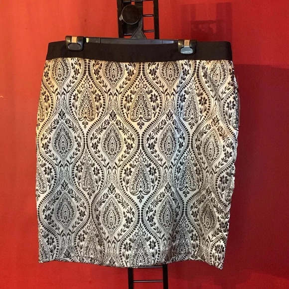 Worthington Paisley Jacquard Print Skirt Size 16P - Picture 8 of 9